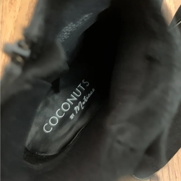 Matisse Black suede Booties Size 8.5 - Picture 7 of 9